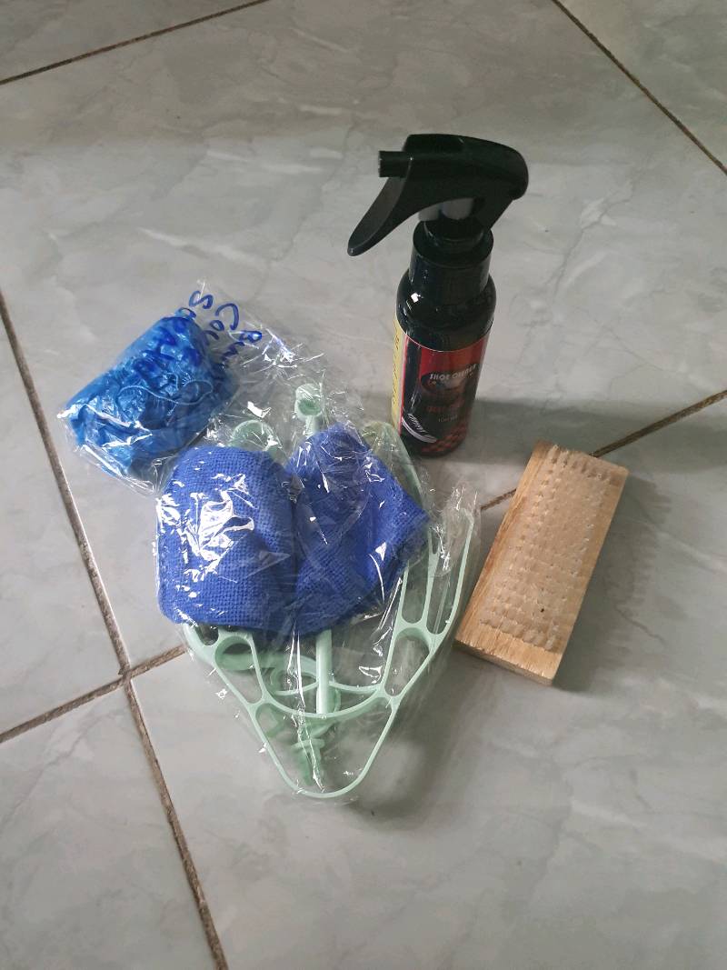 Paket Hemat Pembersih Sepatu Snakers Pria Paket Hemat Pembersih Sepatu Snakers Wanita Paket Hemat