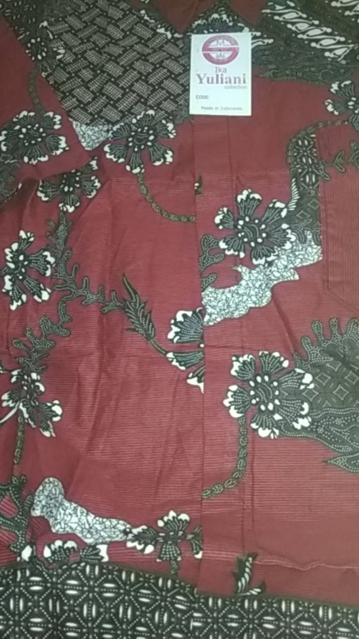 Batik Keluarga Ayah Ibu Anak