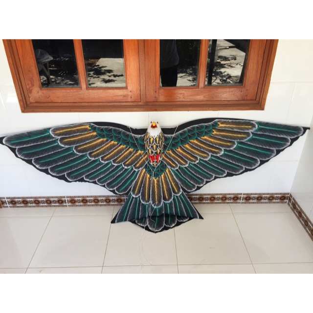 Layangan burung elang khas bali
