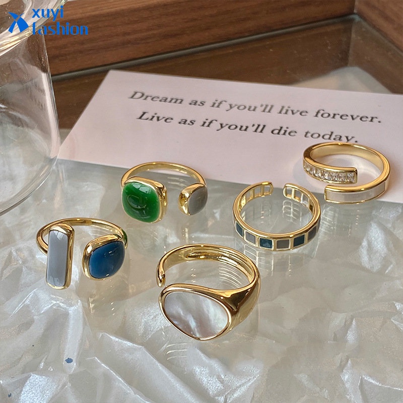 Cincin Emas Model Terbuka Dapat Disesuaikan Gaya Retro Untuk Wanita