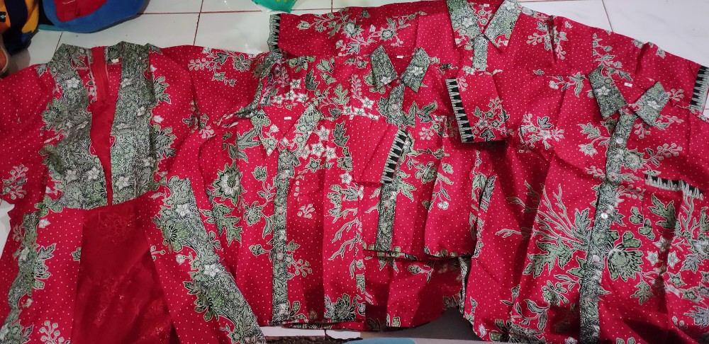Qnunbatik Batik Keluarga/family Dress Wanita Kd Melati Dasar Warna Merah
