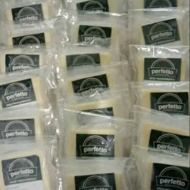 

Paket hemat keju mozzarella kemasan 250gram + 100gram