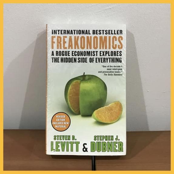 Buku Import Freakonomics by Steven D. Levitt (Original Paperback) Lc