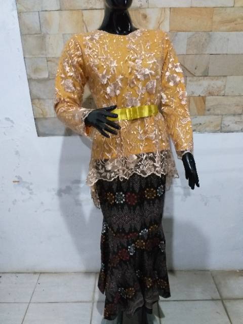 Set Kebaya tulle bordir gliter pinquin