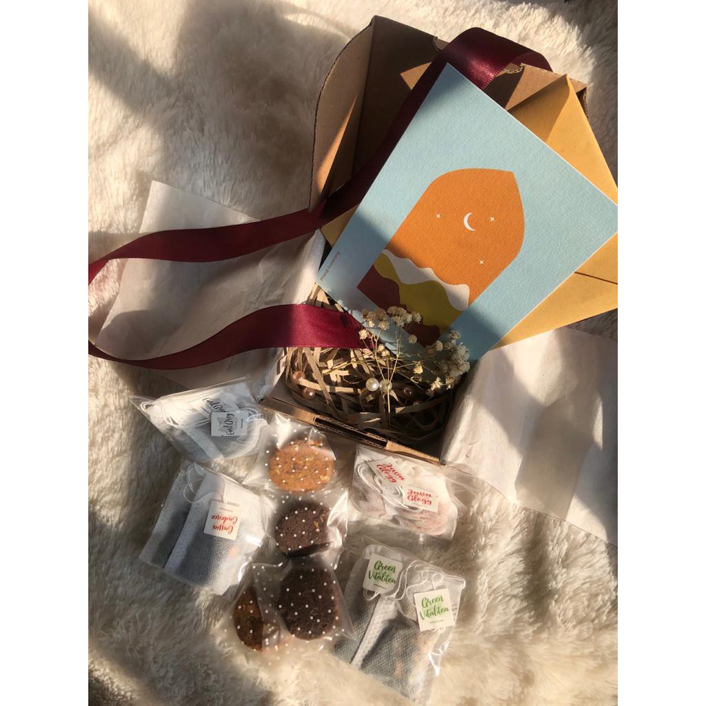 

Hampers Bingkisan Teh dan Cookie MINI - Bisa Custom