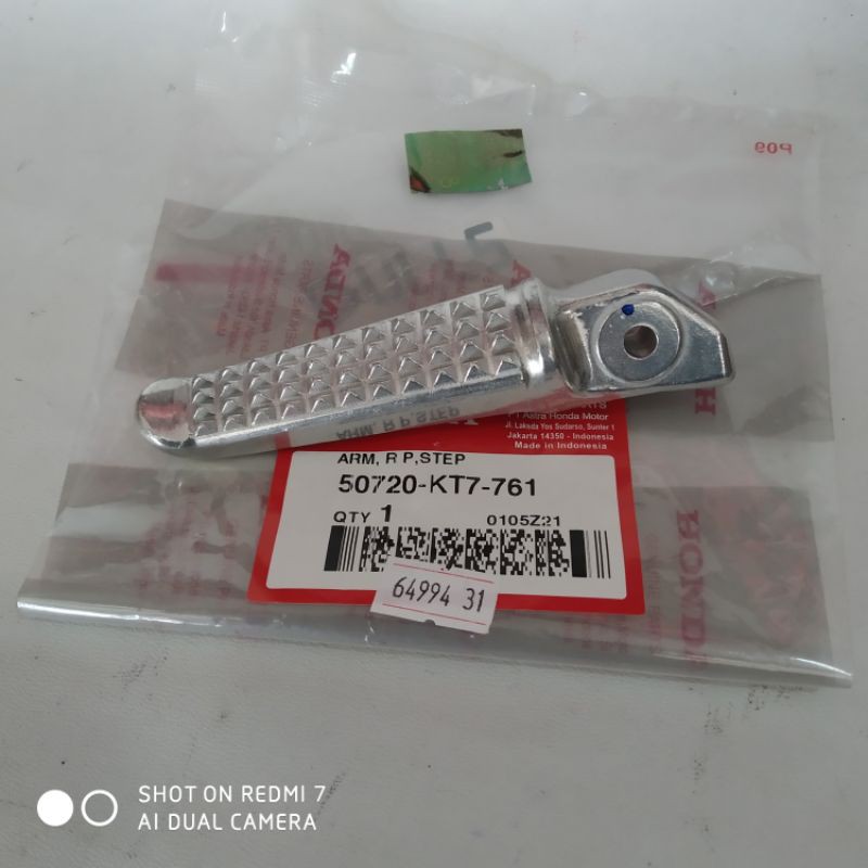 Arm R Step 50720-KT7-761 Foot Step Belakang Pijakan Kaki Kanan ORI Honda CB 150 R CB150 R