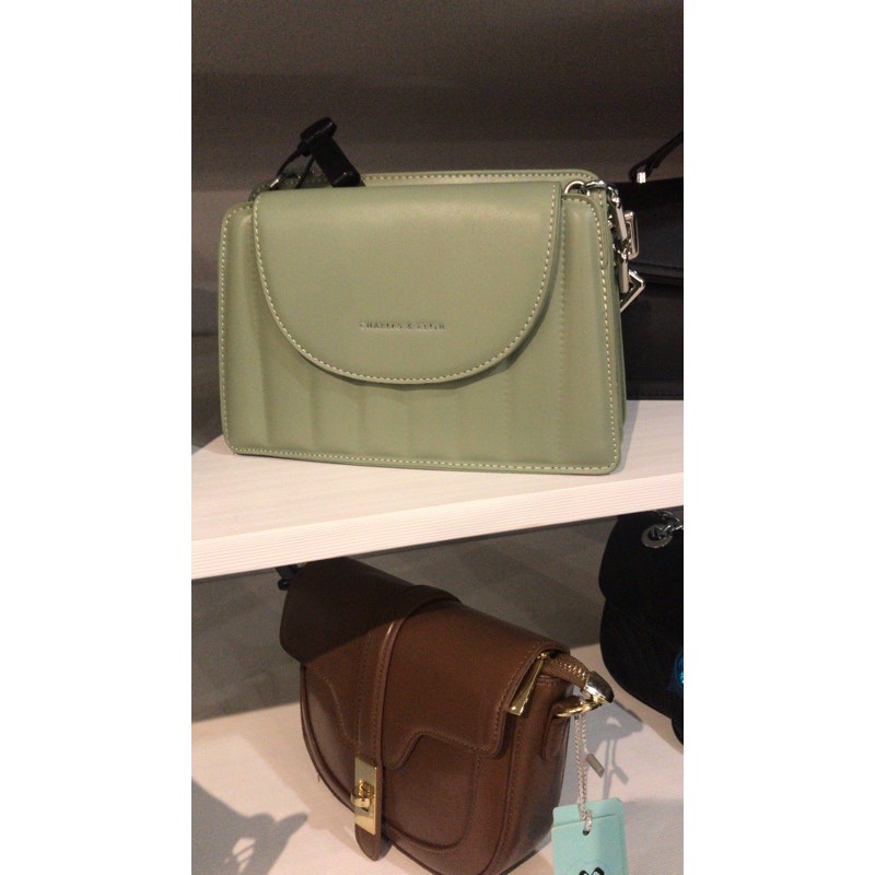 Tas charles and keith