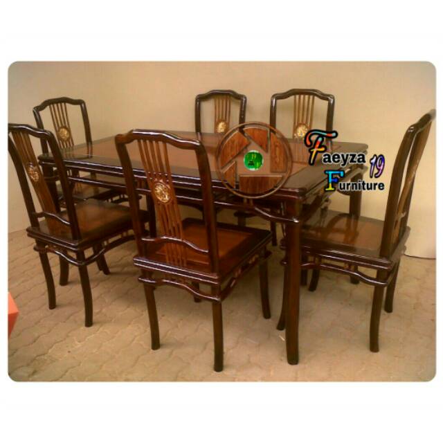 Set Meja makan dan 6 Kursi Mewah