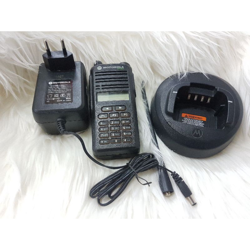 HT MOTOROLA CP1660 UHF 403 447 Mhz Second Original  LENGKAP CHARGER HT MOTOROLA CP 1660 UHF 403 447 