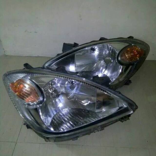 Headlamp Lampu depan Avanza VVT-i 2010 original
