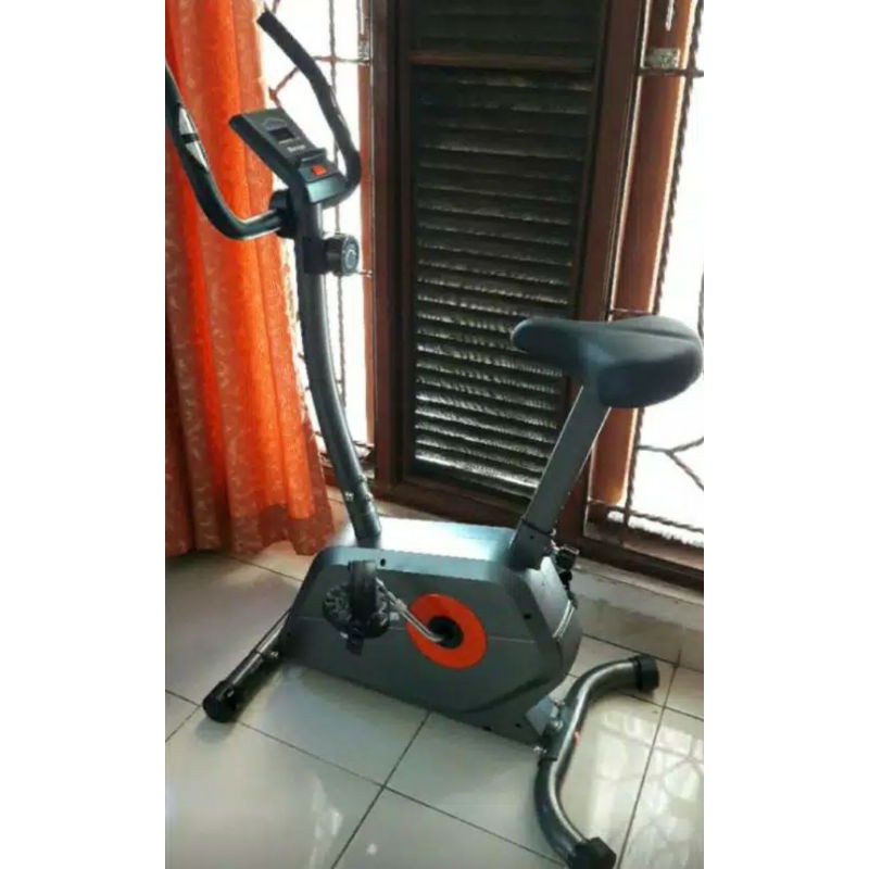 BERWYN SEPEDA STATIS ORANGE/ABU-ABU 8 LEVEL BEBAN/MAGNETIC BIKE/PEMBAKAR LEMAK KALORI/ALAT GYM MURAH