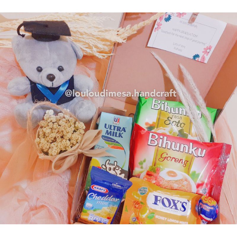 

Buket Bunga Kering/Hampers/Kado/Kado Valentine/Birthday Gift/Hadiah Wisuda