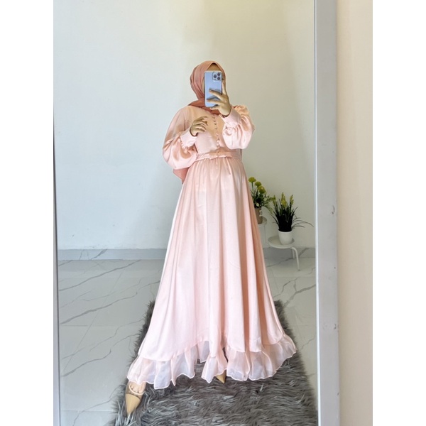 ellsa satin maxy