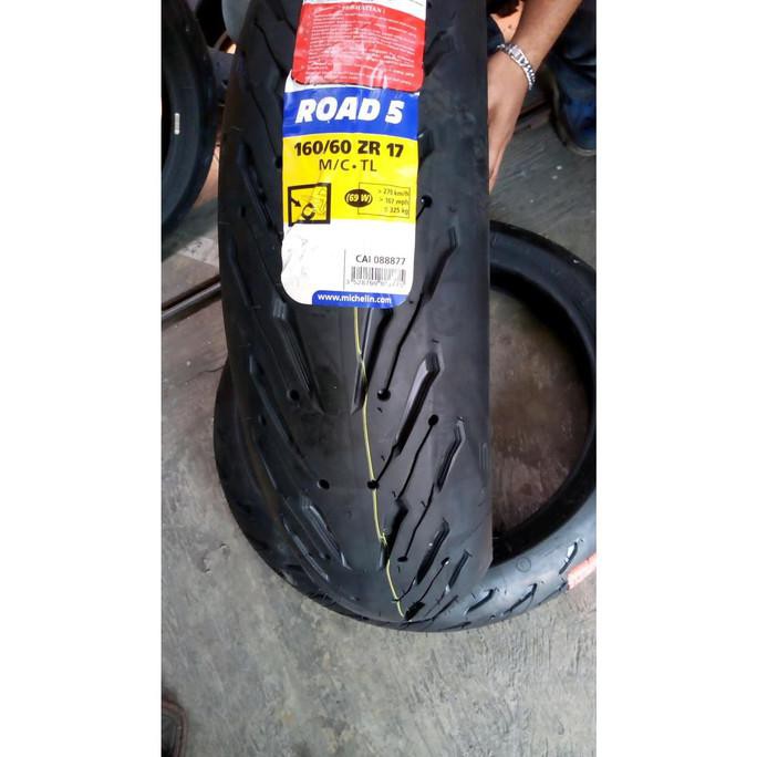 Š871_ Ban Michelin Pilot Road 5 Ukuran 160 / 60 - 17 Pilot Road5 