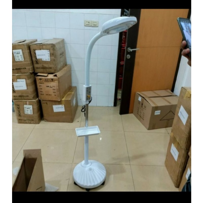 Lampu facial kaca pembesar LED