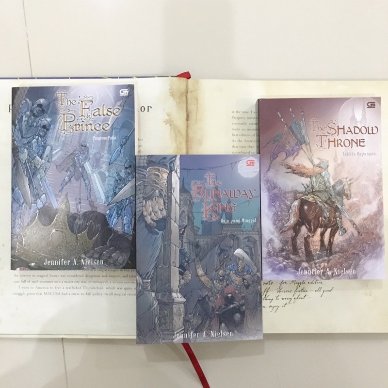 🇮🇩the false prince, the runaway king, the shadow throne by Jennifer A. Nielsen novel book buku