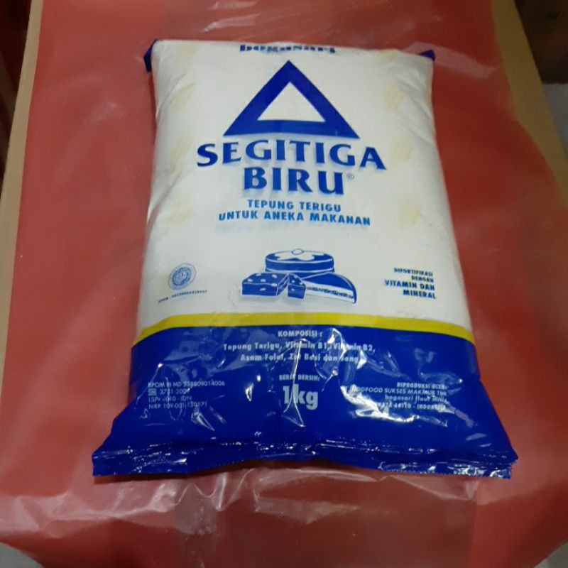 

tepung terigu segitiga uk1kg