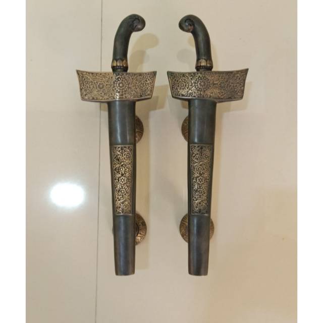 Handle pintu/gagang pintu motif keris Kuningan antik