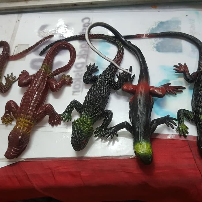 Mainan Hewan Jahil Binatang Melata Cicak Kadal Karet Prank Toy