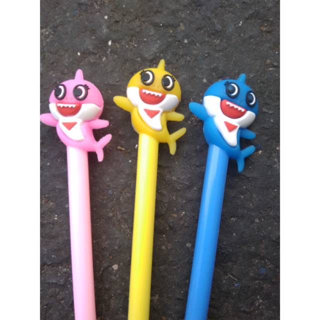 

Pulpen gel karakter baby shark isi 12 pcs