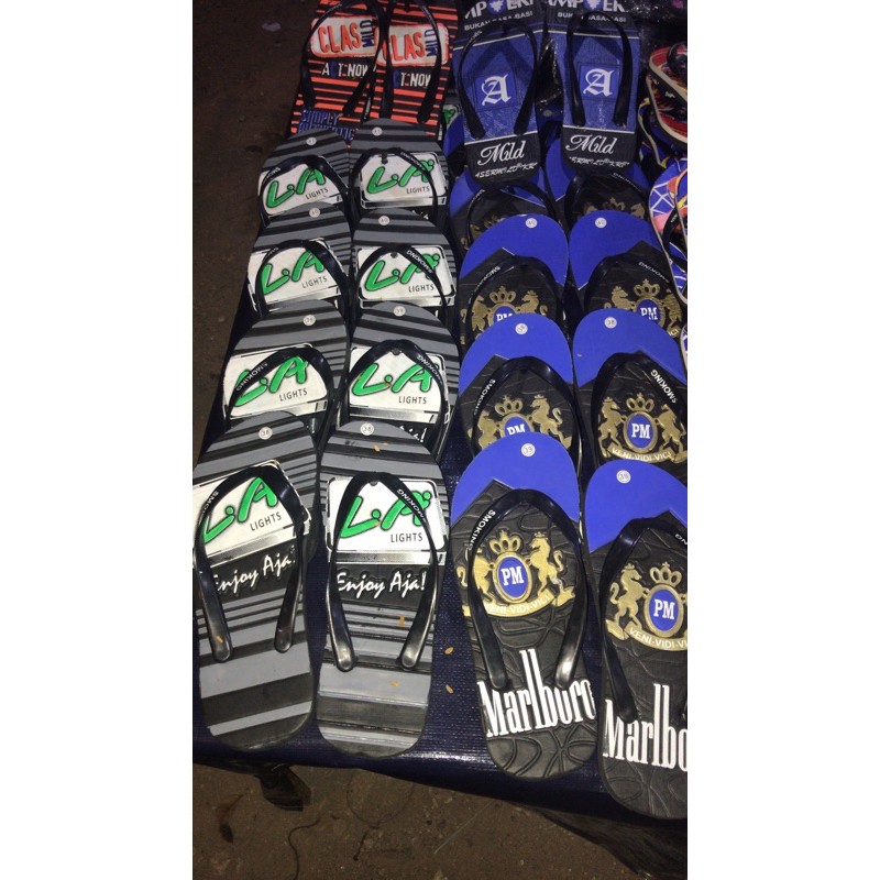 SANDAL PRIA MOTIF ROKOK