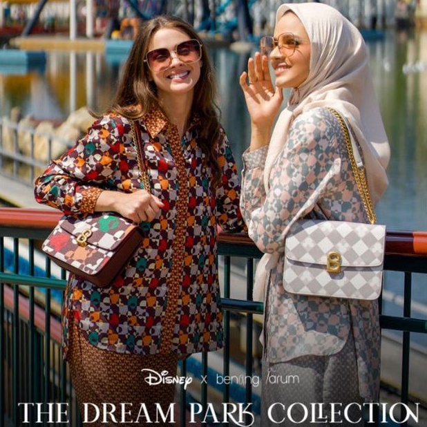 BUTTONSCARVES BENANG JARUM DISNEY THE DREAM PARK COLLECTION