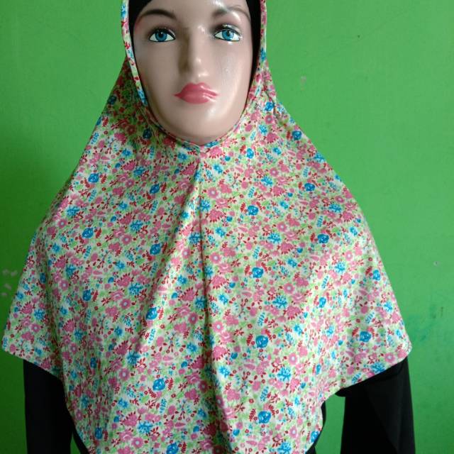 

Jilbab Serut Bunga. Variasi di catatan