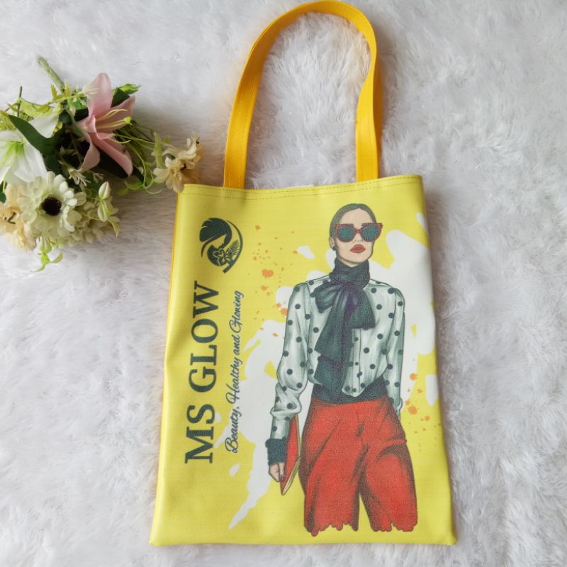 Totebag Printing Karakter MS Glow
