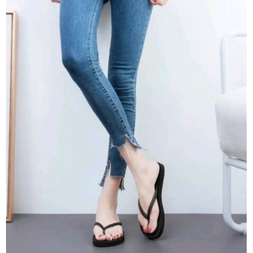 NEW PROMO BELI SATU GRATIS SATU SANDAL JEPIT WANITA SIMPEL POLOS/SANDAL RUMAHAN.