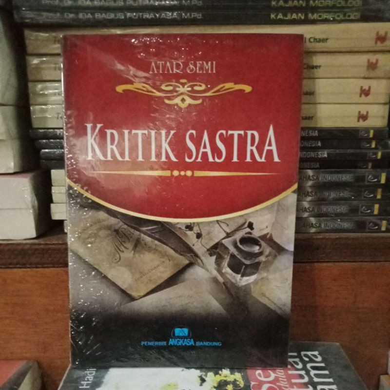 Kritik sastra Antar semi
