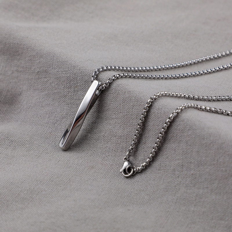 Kalung Rantai Liontin Persegi Panjang Bahan Stainless Steel Warna Hitam Untuk Hadiah