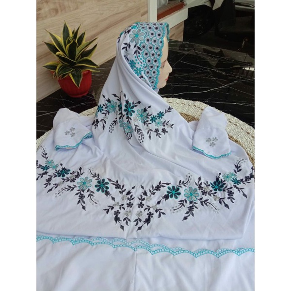 Mukena dewasa terusan bordir/ mukena hitam/ mukena lajuran bordir