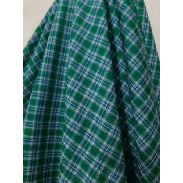 Kain Kotak Semi Wool ( warna dasar hijau tosca garis merah muda dan  putih )