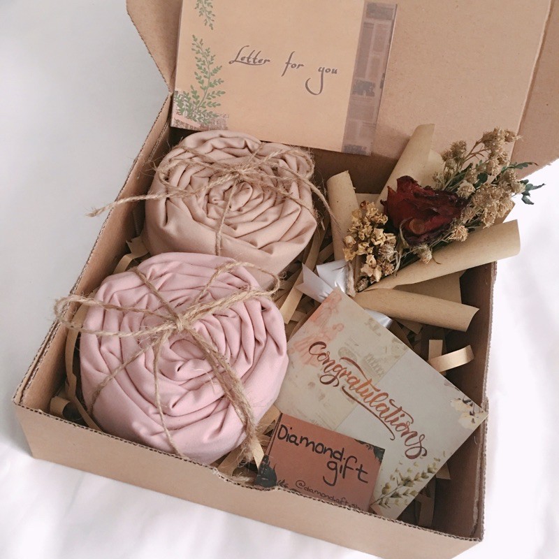 

Gift Box / Hijab Box / kado wisuda / Gift box murah / hampers hijab