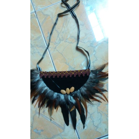 kalung etnik papua