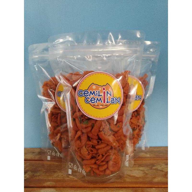 

Makaroni pedas daun jeruk