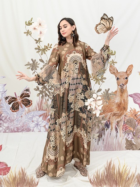 Nada Dress in Pinewood - Wearing Klamby