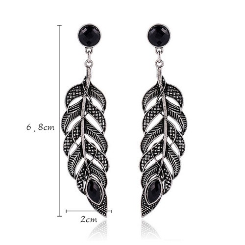 LRC Anting Tusuk Vintage Black Hollow Out Feather Decorated Simple Design Alloy Stud Earrings