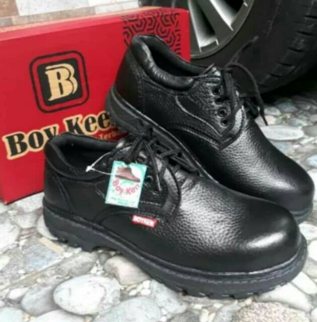 Sepatu sefty pendek kulit asli bisa buat kerja maupun sekolah nyaman dipakai