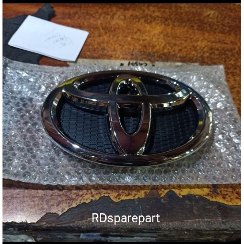 Logo Simbol Toyota Depan Yaris 2012 2013