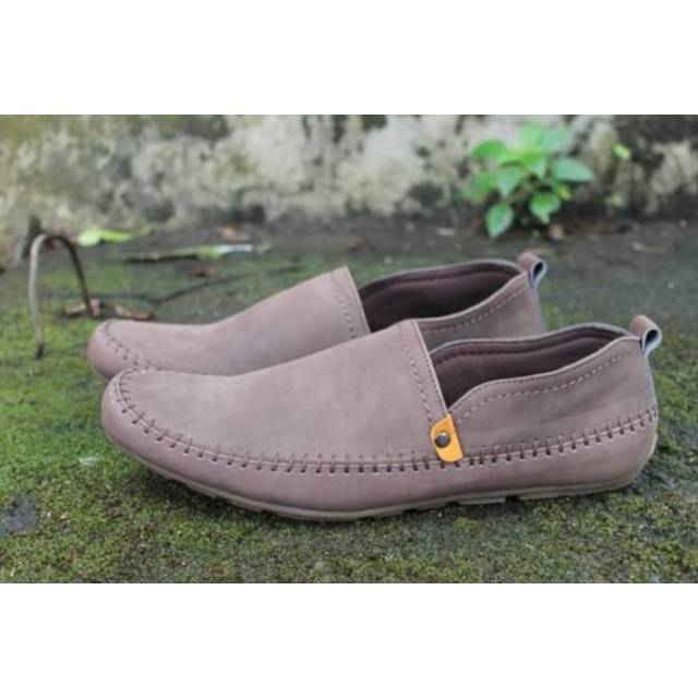 sepatu kulit casual slip on warna coklat barok id C2