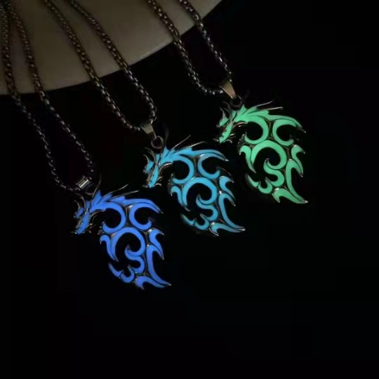 2022 Kalung Liontin Naga Api luminous Bahan stainless steel Gaya hip hop Untuk Pria