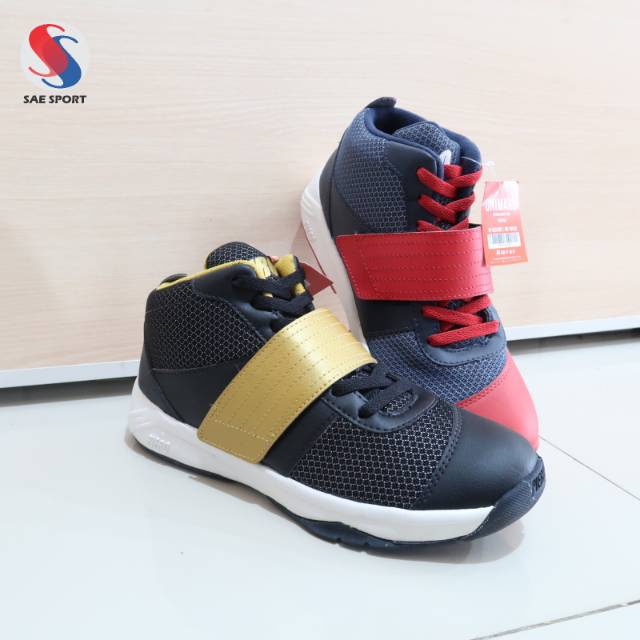 Sepatu basket Piero Onimaru