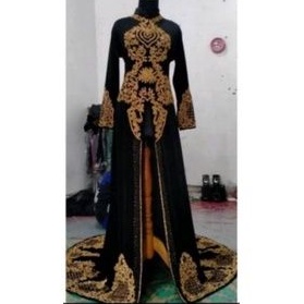 Kebaya pengantin Jawa muslim