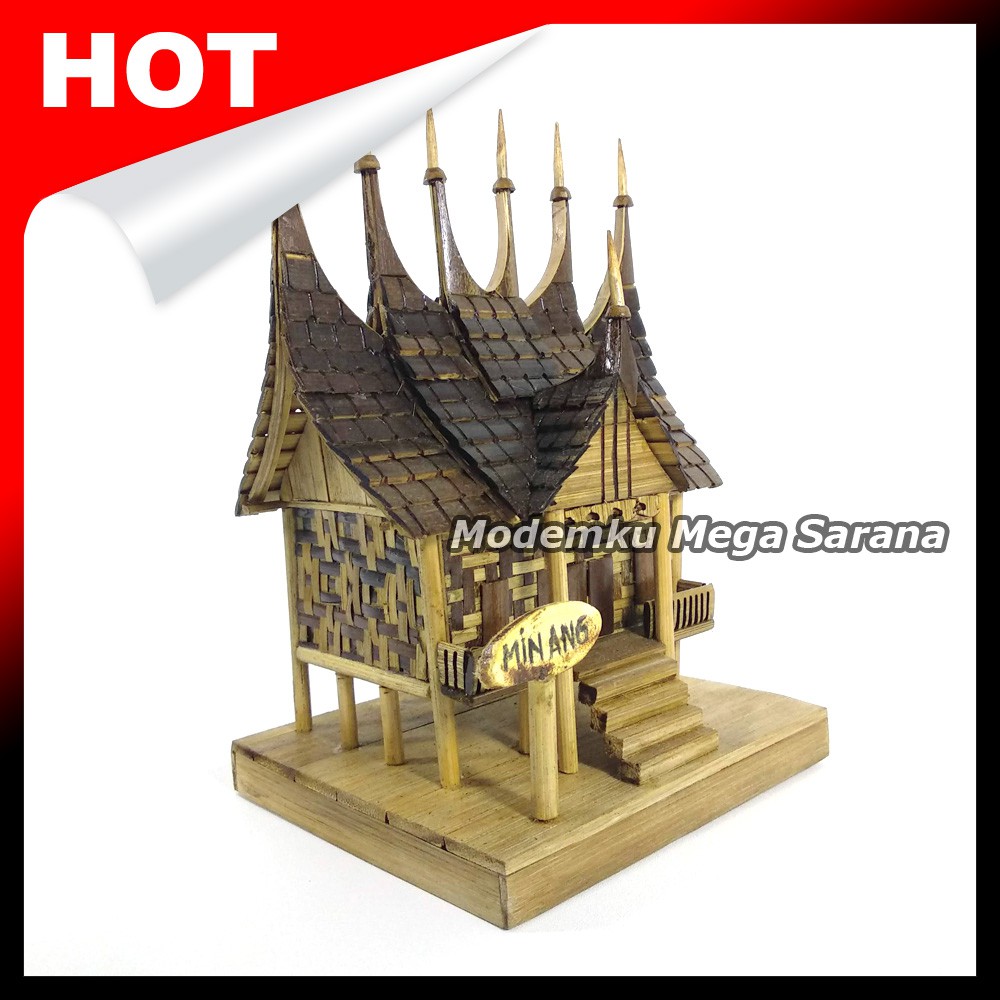 Miniatur Rumah Adat Minangkabau Rumah Gadang dari bambu