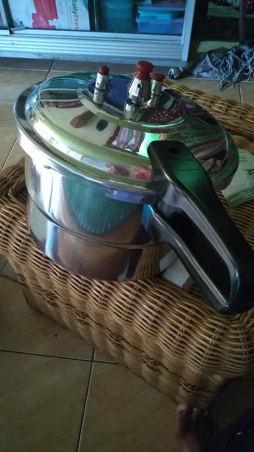Panci Presto 8 Liter Dengan Kukusan Panci Pelembut Daging Hc