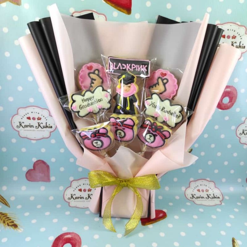 

HAND BUKET KUKIS GRADUATION TEMA BLACKPINK