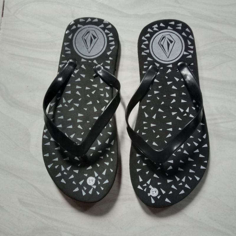 sandal jepit spon hitam volcom, sandal cowo, sandal pria
