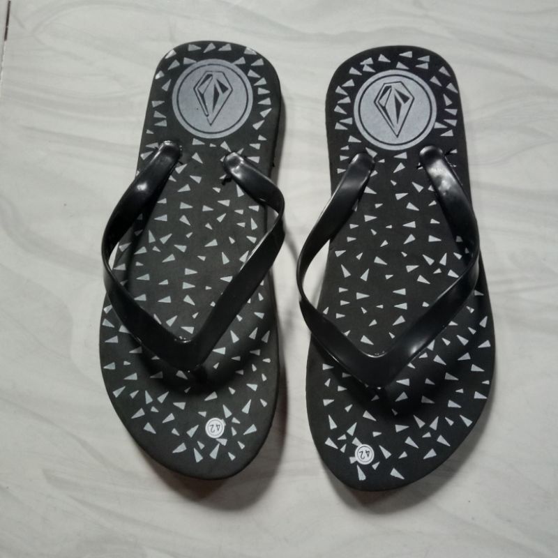 sandal jepit spon hitam volcom, sandal cowo, sandal pria