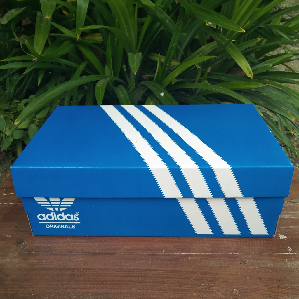 iner box / inner / inerbox / dus / kardus / wadah / box sepatu adidas biru garis putih